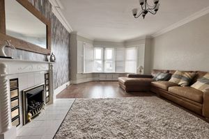 20' Lounge- click for photo gallery